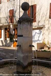 fontaine de Corbières-en-Provence