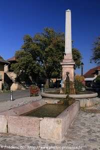 a fontaine de la place du Fort à Chorges