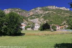 village de Trescléoux