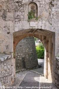 la porte de Nice des remparts de Saint-Paul de Vence