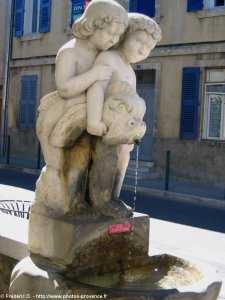 fontaine de la jeunesse de Charleval
