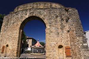 le portail d'Arles