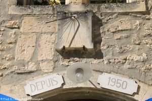 cadran solaire aux Baux-de-Provence