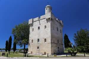 la tour Saint-Louis de Port-Saint-Louis-du-Rhône