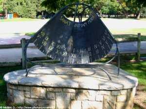 cadran solaire dans le parc du chateau de nice