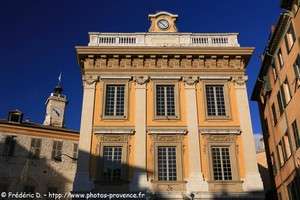 palais communal et tour saint-francois de nice