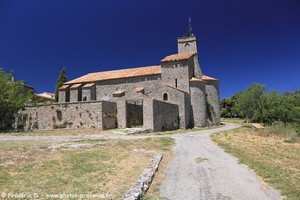 église romane de la Sainte-Trinité de Saint-Julien-le-Montagnier