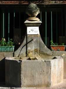 fontaine la bourgade de varages