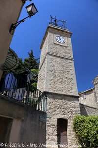 la tour de l'horloge de Châteauneuf-de-Gadagne