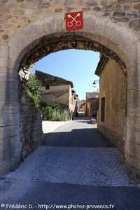 la porte Saint-Pierre de Mornas