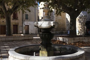 la fontaine place du Chanoine Sautel d'Orange