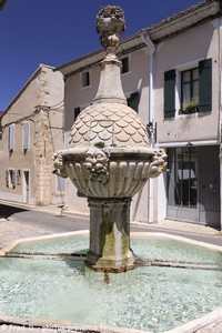 fontaine Reboul de Pernes les Fontaines