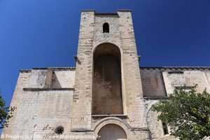 l'église Notre-Dame de Nazareth de Pernes les Fontaines