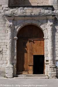 portail méridional de l'église Notre-Dame de Nazareth