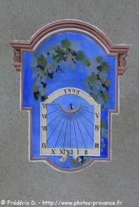 cadran solaire de l'église de Saint-Apollinaire