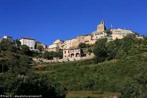 Castellet-l&egrave;s-Sausses dans les Alpes-de-Haute-Provence