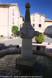 fontaine de Cruis