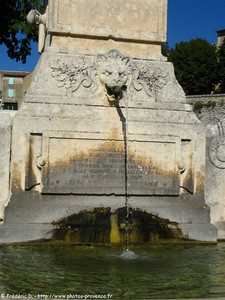 fontaine de Reillanne