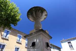 place fontaine ronde de Saint-Etienne-les-Orgues