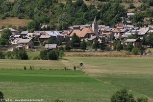 Thorame-Haute, village des Alpes-de-Haute-Provence