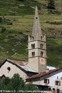église Saint-Jean Baptiste d'Aiguilles dans le Queyras