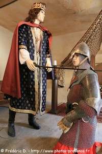 la salle du trône - l'adoubement d'un chevalier à Fort Queyras
