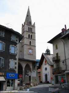 l'église Notre-Dame d'Aquilon et la chapelle des Pénitents