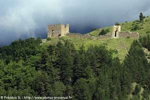 ruines du château de Réallon