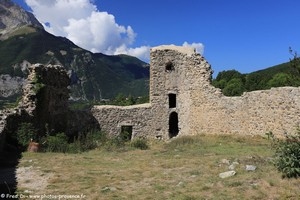 ruines du château  de Saint-Firmin