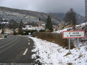 village de Saint-Julien en Beauchêne