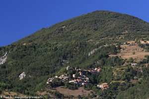 village de Th&eacute;us