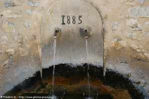 fontaine de 1885 de Bairols