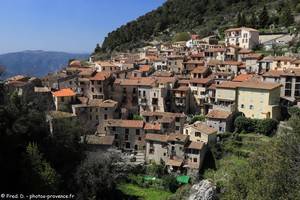 Peille, village m&eacute;di&eacute;val des Alpes-Maritimes
