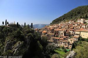 Peille, village m&eacute;di&eacute;val des Alpes-Maritimes