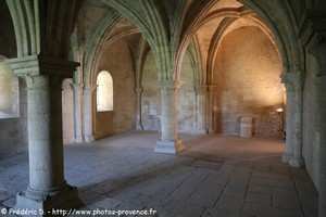 salle des moines de l'abbaye de silvacane