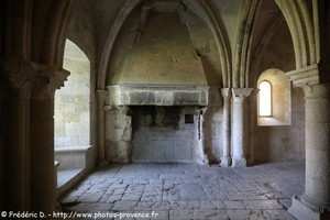 salle des moines de l'abbaye de silvacane