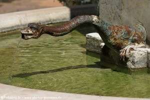 la fontaine aux dragons d'Istres