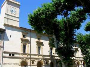 la mairie de saint-remy-de-provence