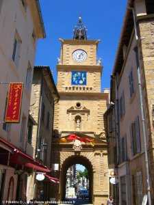 la tour de l'horloge de salon de provence