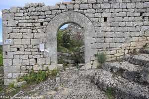 maison forte du fort de Buoux