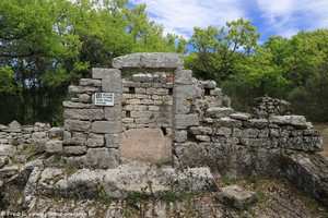 maison citerne du fort de Buoux