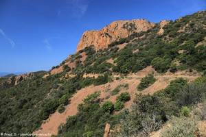 le rocher de Th&eacute;ole vu depuis le plateau d'Anth&eacute;or