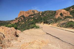 le rocher de Th&eacute;ole vu depuis le plateau d'Anth&eacute;or