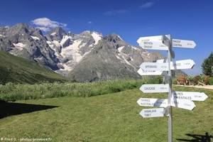 le Jardin Alpin face au glacier du Lautaret