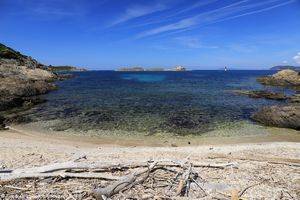 la calanque du Maure face au fort du Petit Langoustier