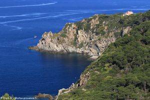 la pointe des Carri&egrave;res et le fort du Grand Langoustier