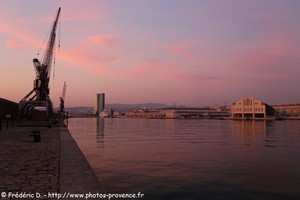 coucher de soleil sur le port de Marseille