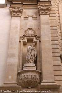 statue de Saint-Louis de l'église Saint-Théodore de Marseille