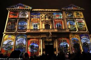 video mapping sur la mairie de Marseille pour No&euml;l 2025