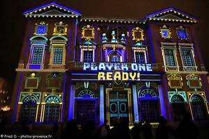 video mapping sur la mairie de Marseille pour No&euml;l 2025